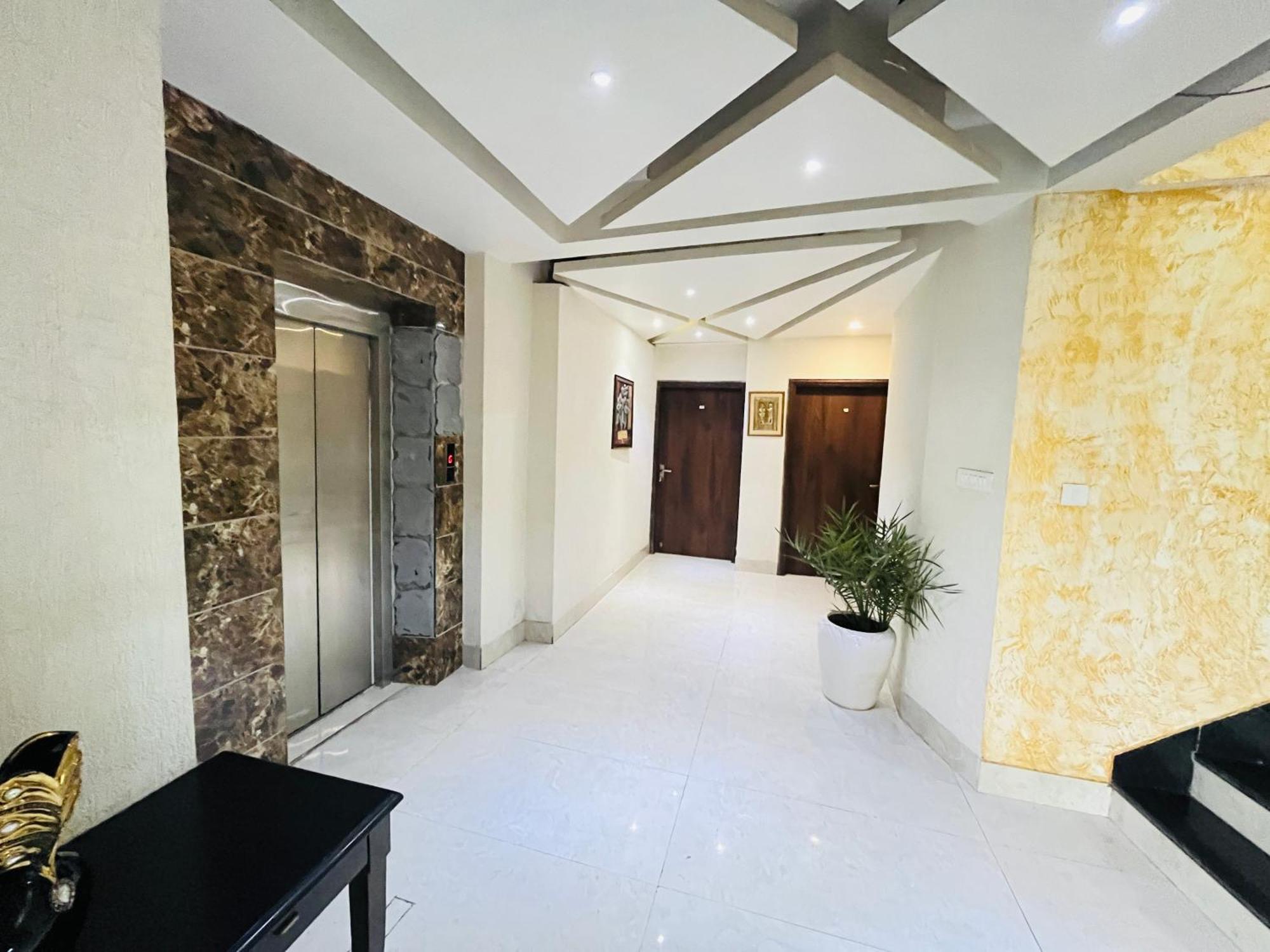 Hotel Dayal Regency, Shushant Lok Sector 29, Near Fortis Hospital Gurgaon Exterior photo