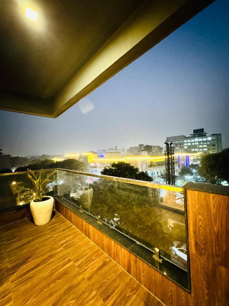 Hotel Dayal Regency, Shushant Lok Sector 29, Near Fortis Hospital Gurgaon Exterior photo