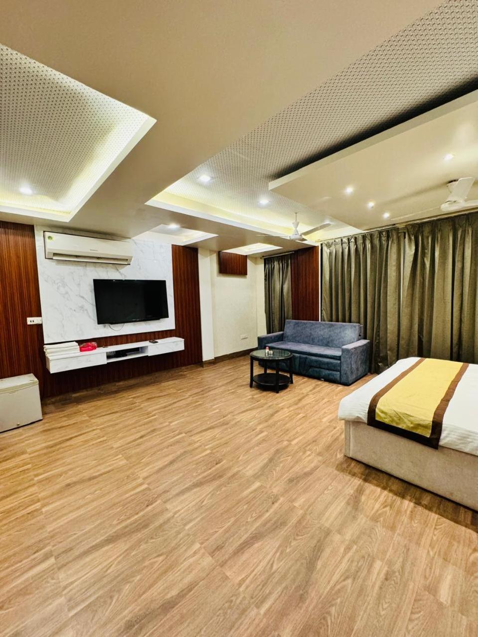 Hotel Dayal Regency, Shushant Lok Sector 29, Near Fortis Hospital Gurgaon Exterior photo